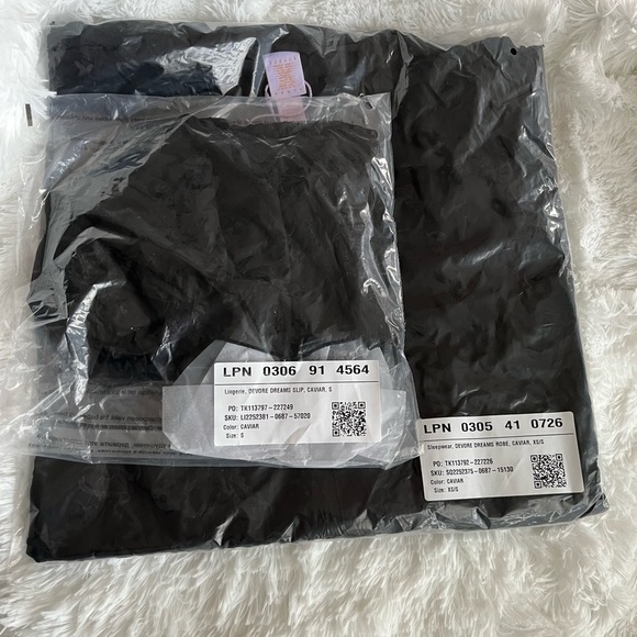 Savage X Fenty Devore’ Dreams Black Caviar Velvet Slip & Short Long Sleeve Robe - Picture 16 of 16